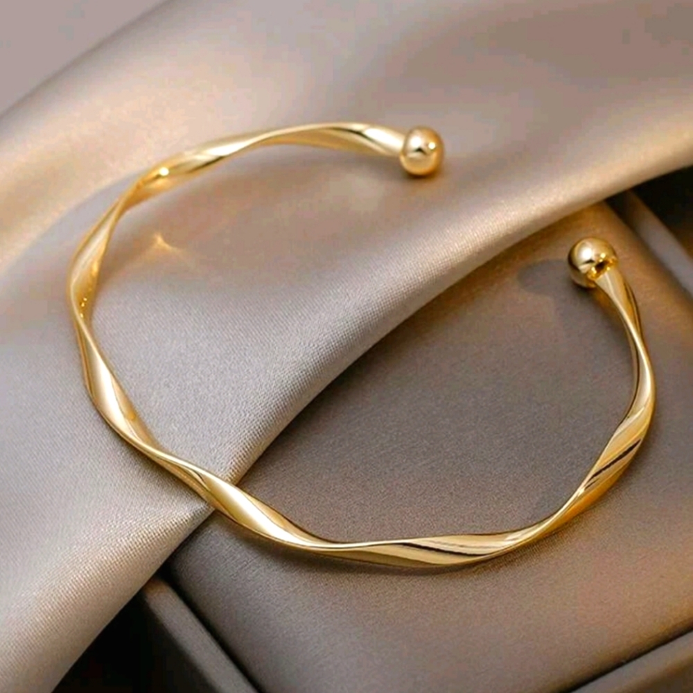 🔅 Gold Twist Cuff Bracelet | 4 Available